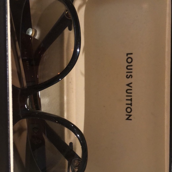 Louis Vuitton brown Hortencia sunglasses - Picture 10 of 16
